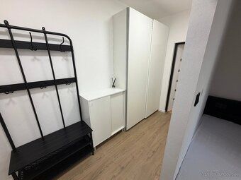 Ponúkam na prenájom priestranný 1-izbový byt s výmerou 37 m²