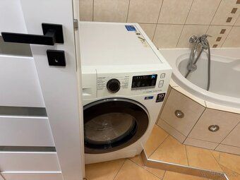 Ponúkam na prenájom priestranný 1-izbový byt s výmerou 37 m²