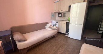 K prodeji útulné studio 1+kk 31m2 s výhledem na moře a amfit