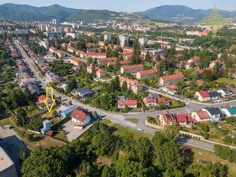 Exkluzívne Vám ponúkame na predaj stavebný pozemok pre rodin