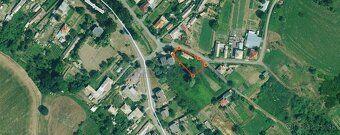 Ponúkame na predaj starší poschodový dom v obci Veľké Zlievc