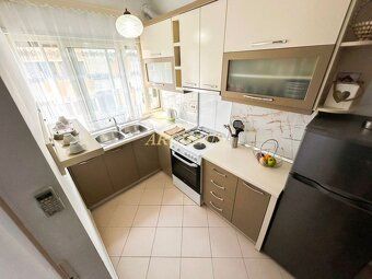 🏖️ Na predaj 3-izbový apartmán s výhľadom na more – Qerret, 