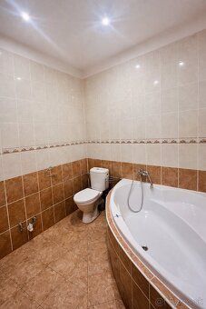Svetlý podkrovný loft 82 m² v centre Nitry – ideálny aj na k
