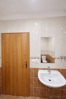 Svetlý podkrovný loft 82 m² v centre Nitry – ideálny aj na k