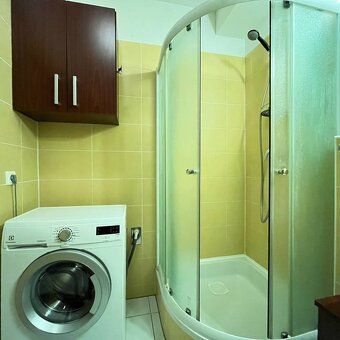 Útulný 1-izbový byt s garážou (Bratislava)
Ponúkame na prená