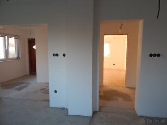 Typ: Rodinný dom Ulica: Šurany Obec: Šurany
Realitná kancelá