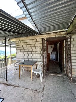 FÉNIX reality vám ponúka na predaj chatu s funkčnou vinicou 