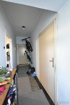 Ponúkame na predaj rodinný dom vo vyhľadávanej lokalite v Pe