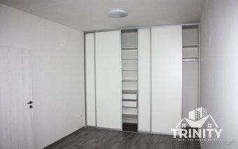 Typ: 3-izbový byt Obec: Nové Zámky
Realitná kancelária TRINI