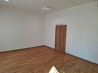 Dáme do prenájmu kanceláriu v Nitre, centrum. Kancelária má 