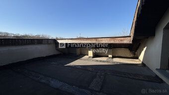 F029-12-SIRA3a
Na predaj priestranný rodinný dom vhodný na v