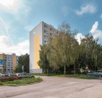 Ponúkam na dlhodobý prenájom 1-izbový, čiastočne zariadený b