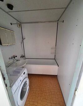 Ponúkame na predaj svetlý 3-izbový byt s výmerou 78 m² + lod