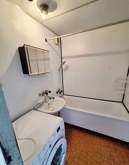 Ponúkame na predaj svetlý 3-izbový byt s výmerou 78 m² + lod
