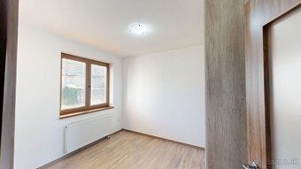 Hľadáte pokojné bývanie mimo ruchu mesta, no zároveň s moder