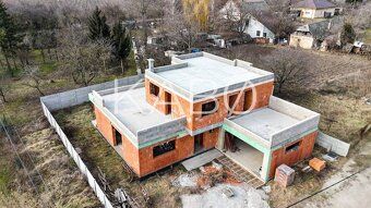 KABØ real estate Vám ponúka na predaj hrubú stavbu, veľkorys
