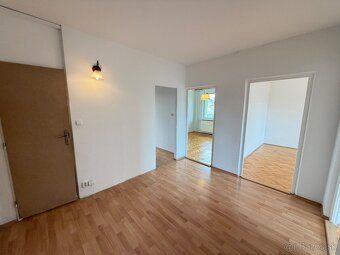 Predstavujem Vám na predaj priestranný a svetlý 4 izbový byt
