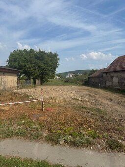 Predám pozemok v intraviláne KÚ Streda nad Bodrogom. Parceln