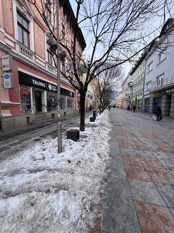 Ponúkame na prenájom obchodný priestor vo frekventovanej lok