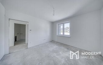 Typ: Rodinný dom Obec: Hlohovec
Moderný maklér ponúka na pre