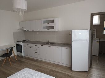 Ponúkam prenájom 1-izbového bytu o podlahovej ploche 28 m2 v