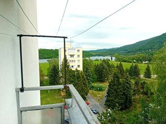 V peknej lokalite plnej zelene ponúkame na predaj 1 izbový b