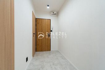 Ponúkame na predaj pekný VEĽKÝ 3-IZBOVÝ BYT s LODŽIOU a DVOM