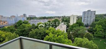 Ponúkame na predaj pekný VEĽKÝ 3-IZBOVÝ BYT s LODŽIOU a DVOM