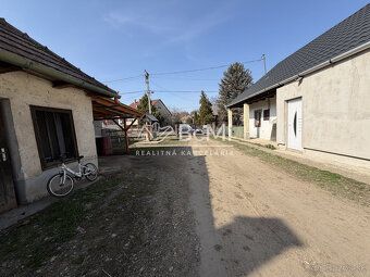 ID212-12-DERU: Ponúkame na predaj 3-izbový rodinný dom v obc