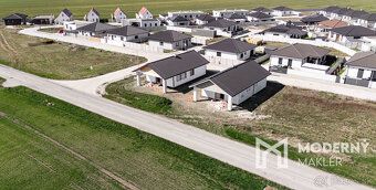 Typ: Rodinný dom Obec: Galanta
Moderný maklér ponúka na pred