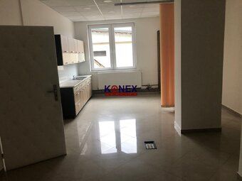 ID:2517
Ponúkame na predaj trojpodlažný polyfunkčný objekt v