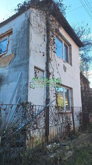 ID132-12-DERUE: Ponúkame na predaj rodinný dom v Plešivci. D