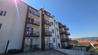 Dvojizbový byt v Crikvenici s rozlohou 159,40 m2 sa nachádza