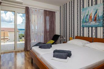 Ponúkame krásny dom v Dramalj s celkom siedmimi apartmánmi, 