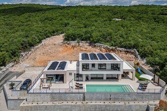 Základné informácie: Plocha: 296 m² Izby: 5 Lokalita: Kostre