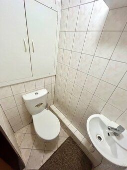 Na predaj priestranný 4izbový byt o výmere 80m2 na sídlisku 