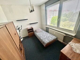 Na predaj priestranný 4izbový byt o výmere 80m2 na sídlisku 
