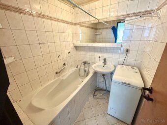 Na predaj priestranný 4izbový byt o výmere 80m2 na sídlisku 