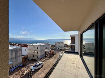 Tento moderný byt sa nachádza v srdci Novi Vinodolski, len p