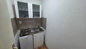 Základné informácie: Plocha: 163 m² Izby: 6 Lokalita: Crikve