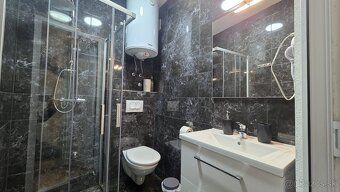 Základné informácie: Plocha: 163 m² Izby: 6 Lokalita: Crikve