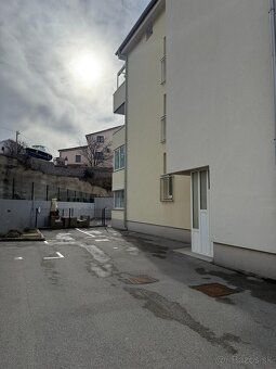 Tento útulný byt sa nachádza v malebnom meste Senj, len pár 