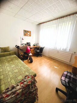 Ponúkame Vám na predaj tento veľký, pekný a slnečný 3 izbový