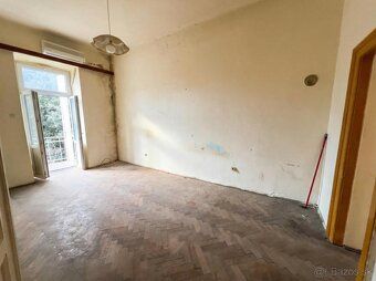 BYT NA RENOVÁCIU, PRVÝ RÁD K MORU V CENTRE CRIKVENICE
Predáv
