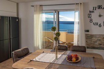 Moderný a priestranný dvojpodlažný apartmán na predaj, nachá