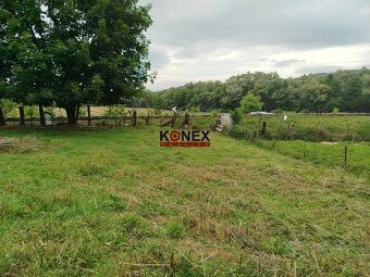 ID:2642
Ponúkame na predaj pozemok so starým rodinným domček