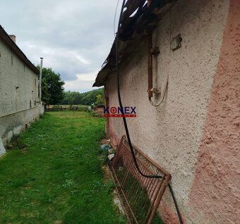 ID:2642
Ponúkame na predaj pozemok so starým rodinným domček