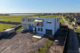 Priestranný 4-izbový byt s balkónom v bytovom dome s dvoma b