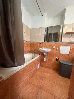 Ponúkam do dlhodobého prenájmu exkluzívny, kompletne zrekonš
