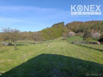 ID:3913 Ponúkame na predaj priestranný rodinný dom v pokojne